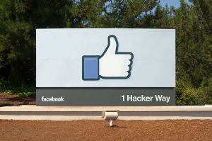 Facebook Sets up 'Dark Web' Link to Access Network via Tor