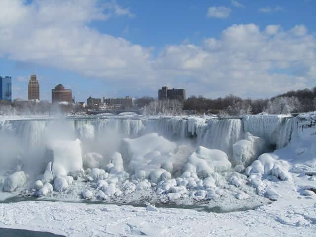 Niagara Falls Freezes: Pictures Show Frozen Falls as Polar Vortex to Hit US