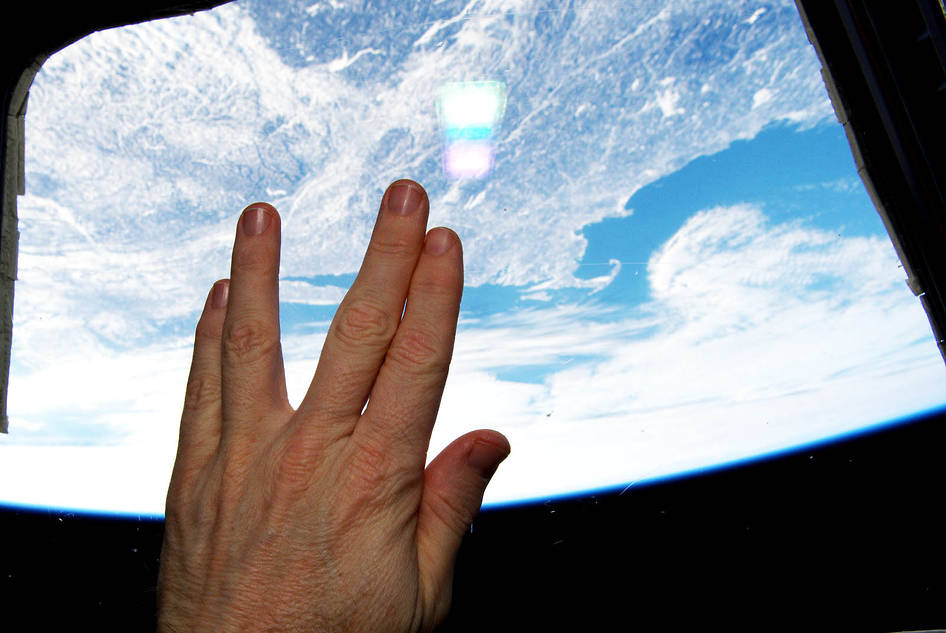 Astronaut Salutes Nimoy From Orbit